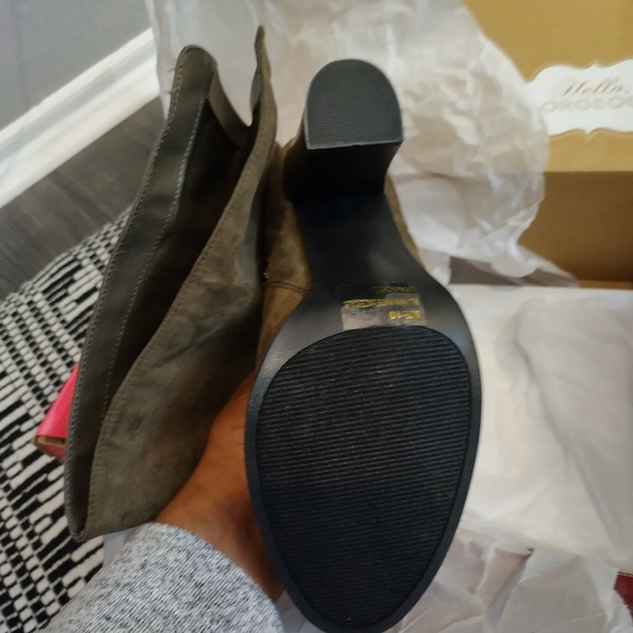 Over the knee boots - Picture 3 of 3